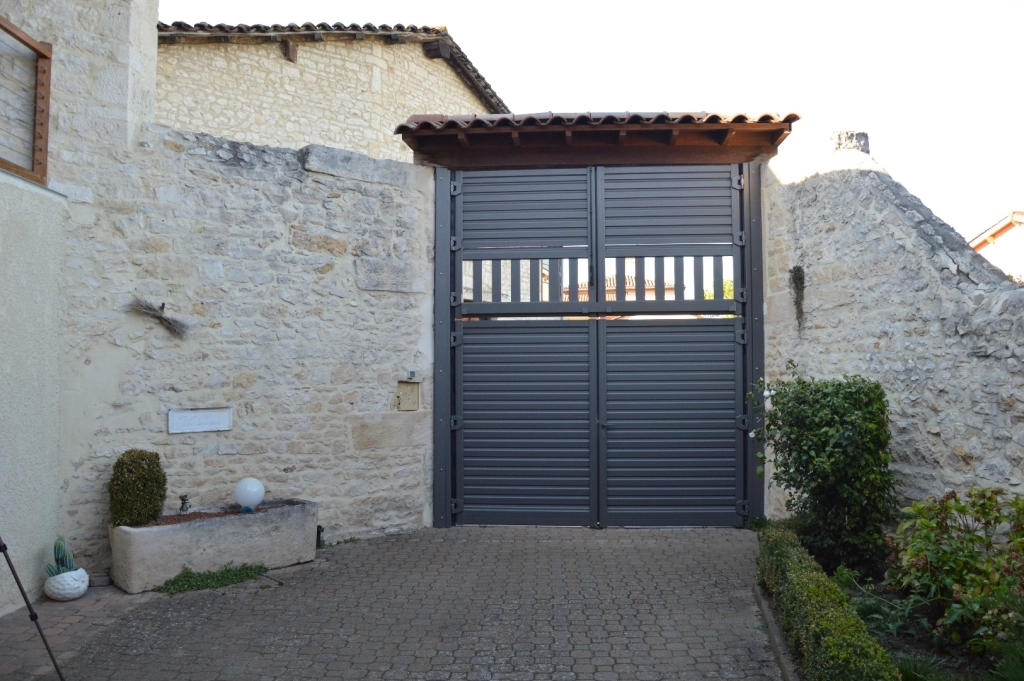 Portails Aluminium : Fabrication, Design & Sécurité pour Votre Habitat