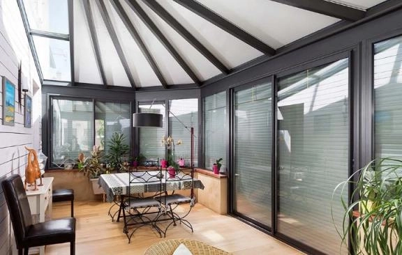 Vérandas Contemporaines – Design moderne, lumière naturelle & confort en toute saison