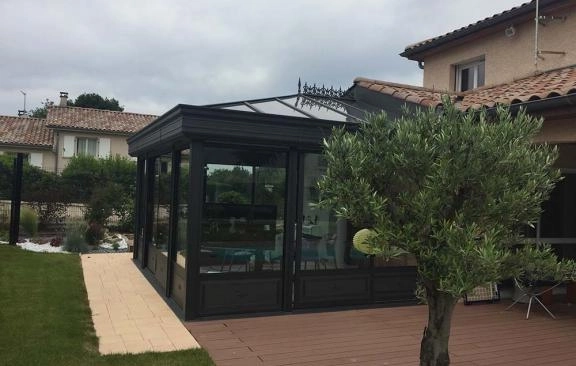 Vérandas Victoriennes – Élégance traditionnelle & charme architectural unique